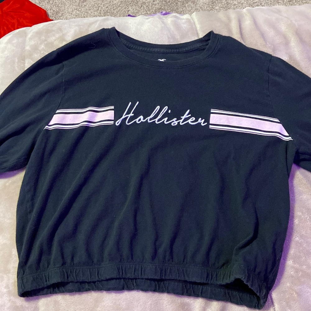 Hollister black long sleeve crop top!